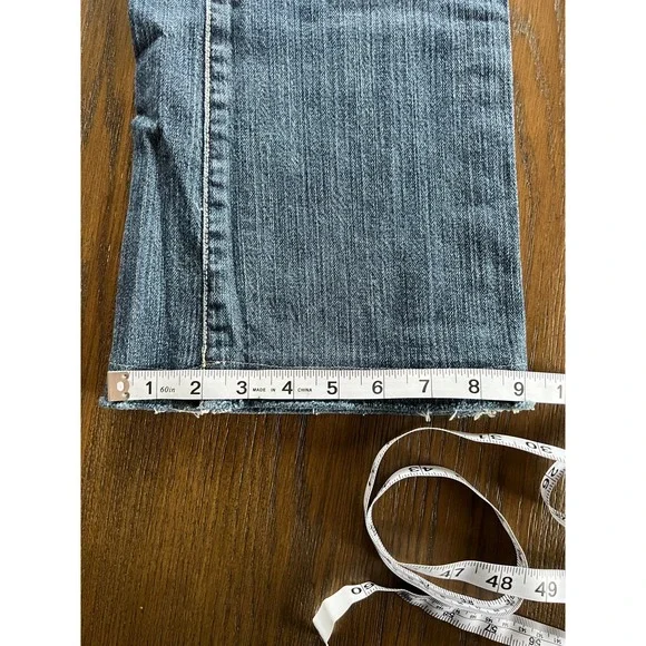 Chico's Platinum Gwen Jean Cotton Spandex Medium Wash Bootcut Raw Hem Size 1 - Picture 8 of 10